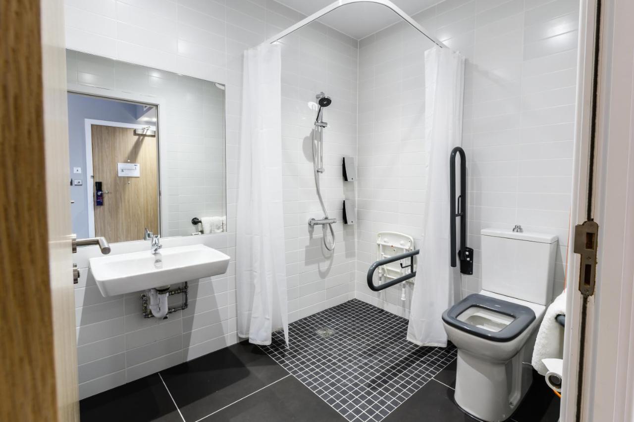Holiday Inn Express - Wigan By Ihg Luaran gambar