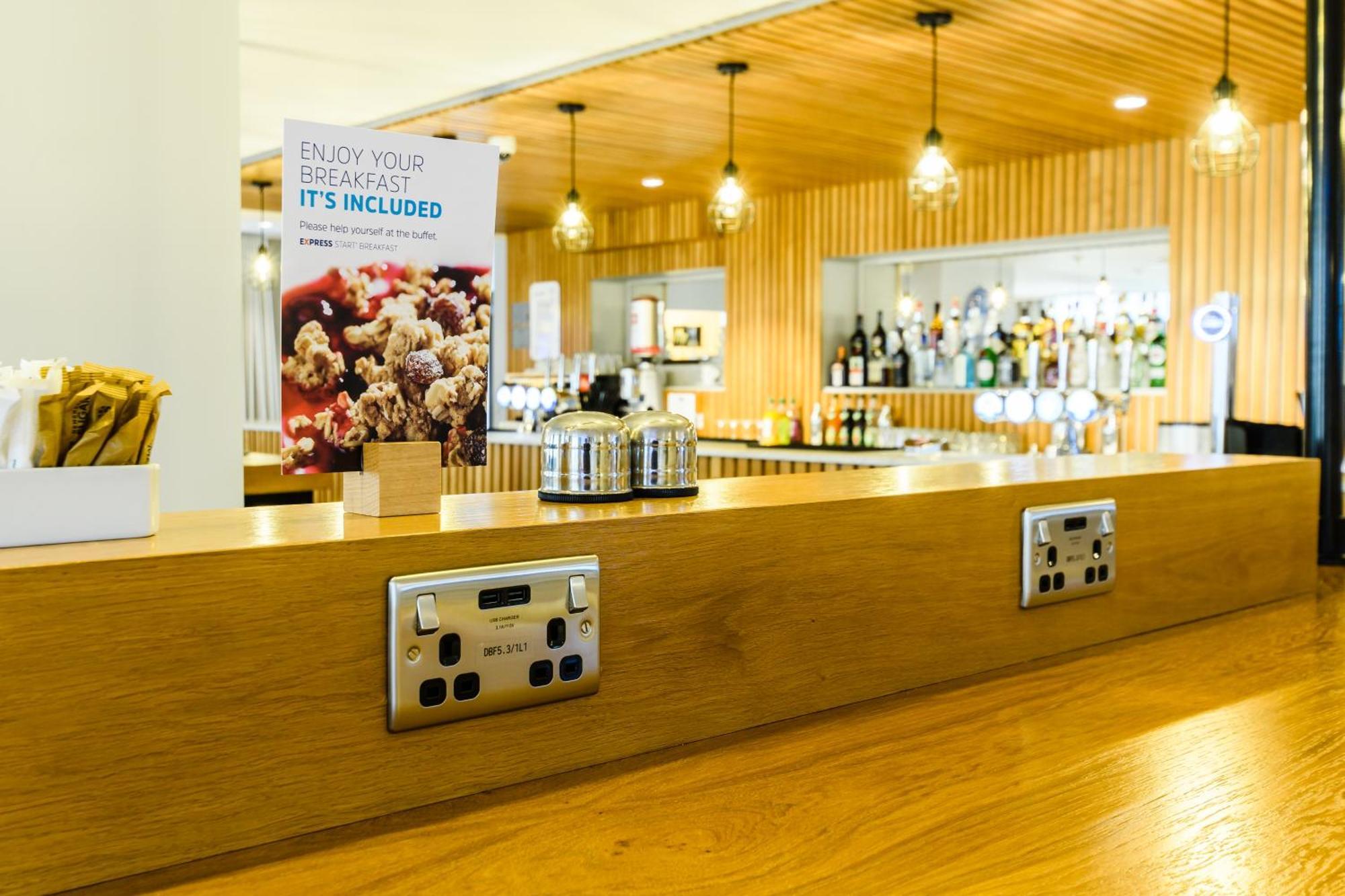Holiday Inn Express - Wigan By Ihg Luaran gambar